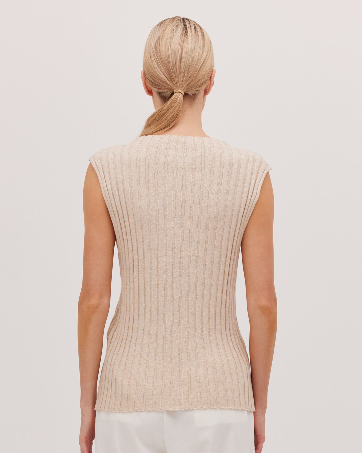 The Funnel Neck Tank - Jute