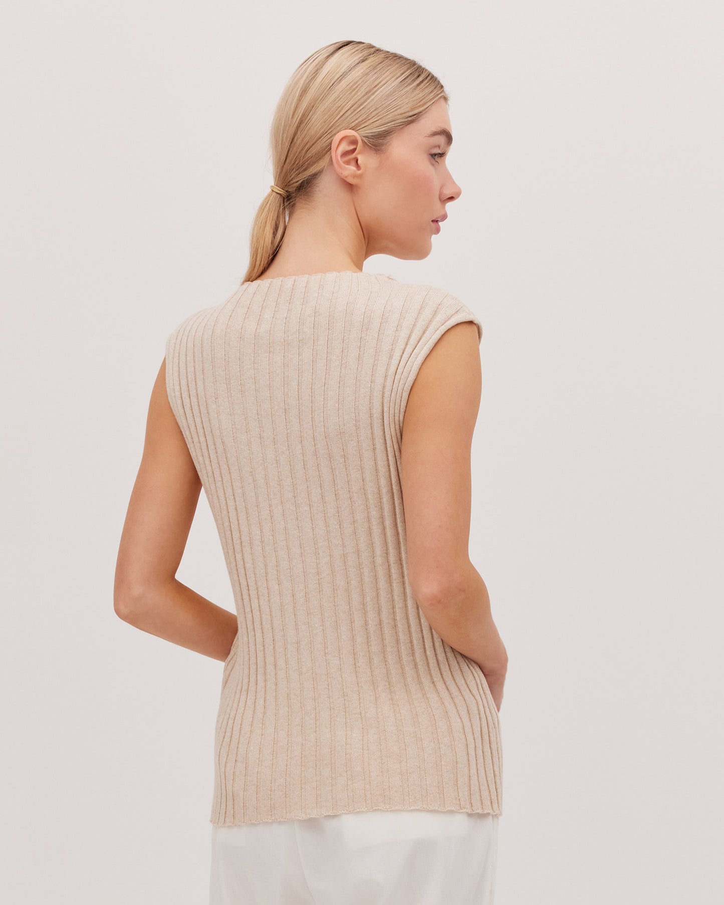 The Funnel Neck Tank - Jute