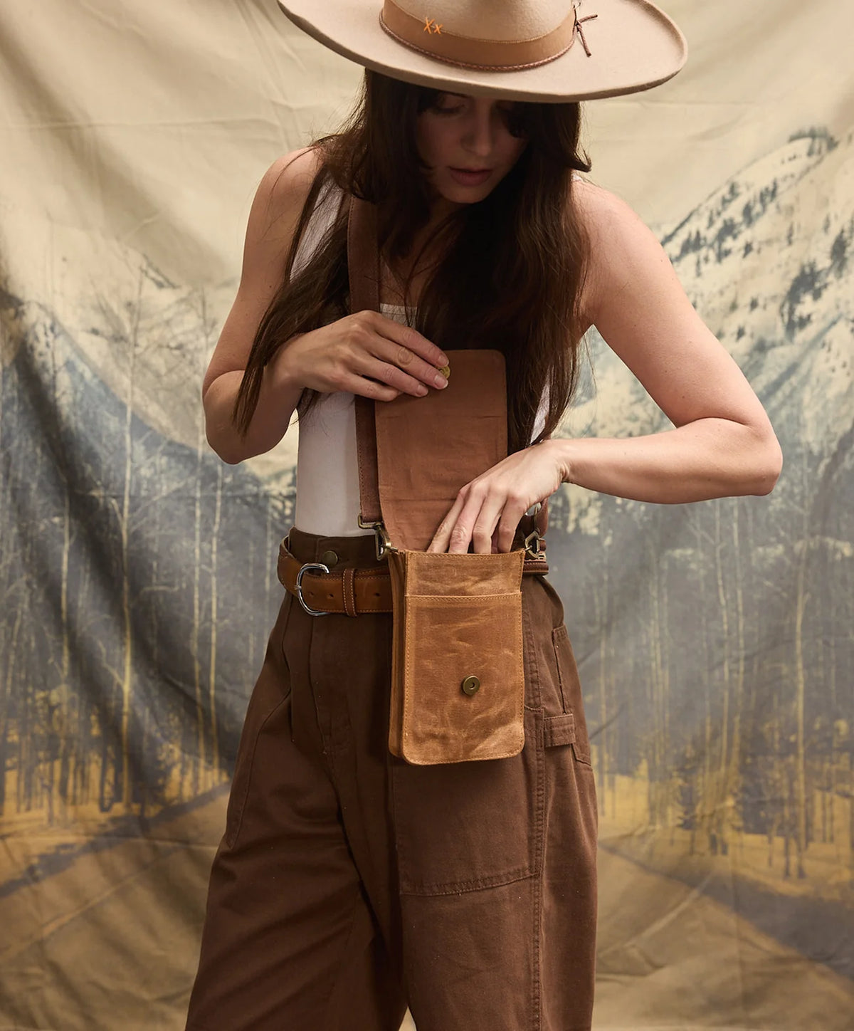 Slow Road Phone Satchel - Spicy Cowboy