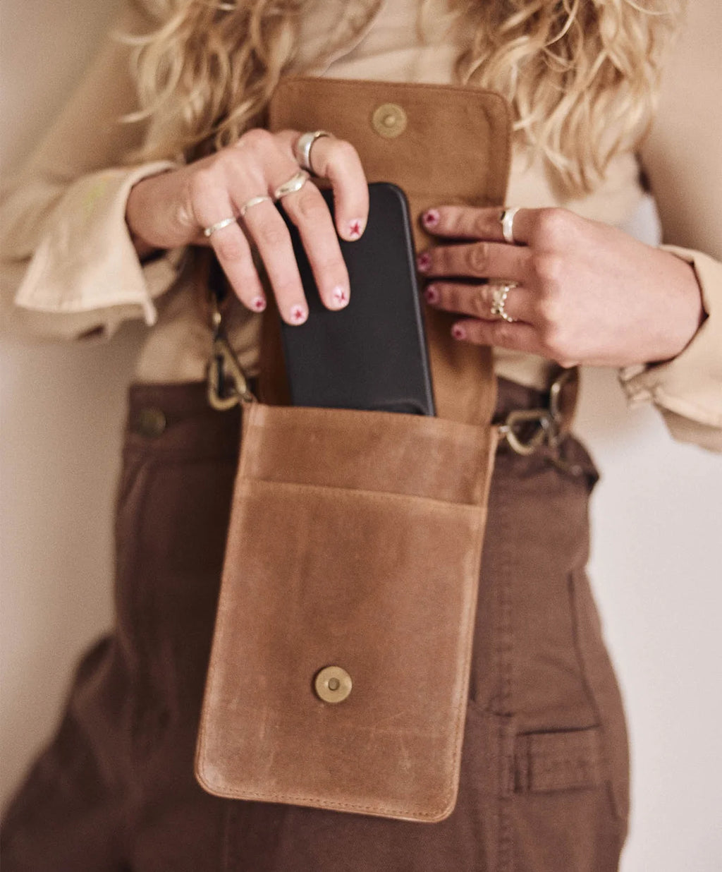 Slow Road Cross Body Phone Satchel - Spicy Cowboy