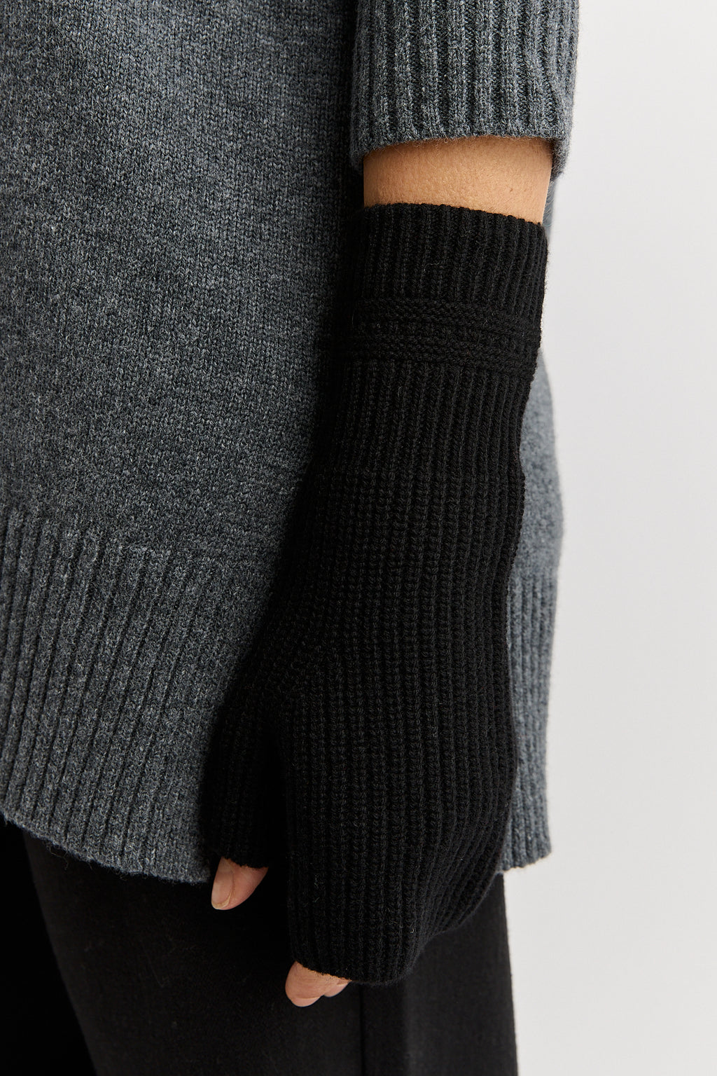 Fine Rib Open Mittens - Black