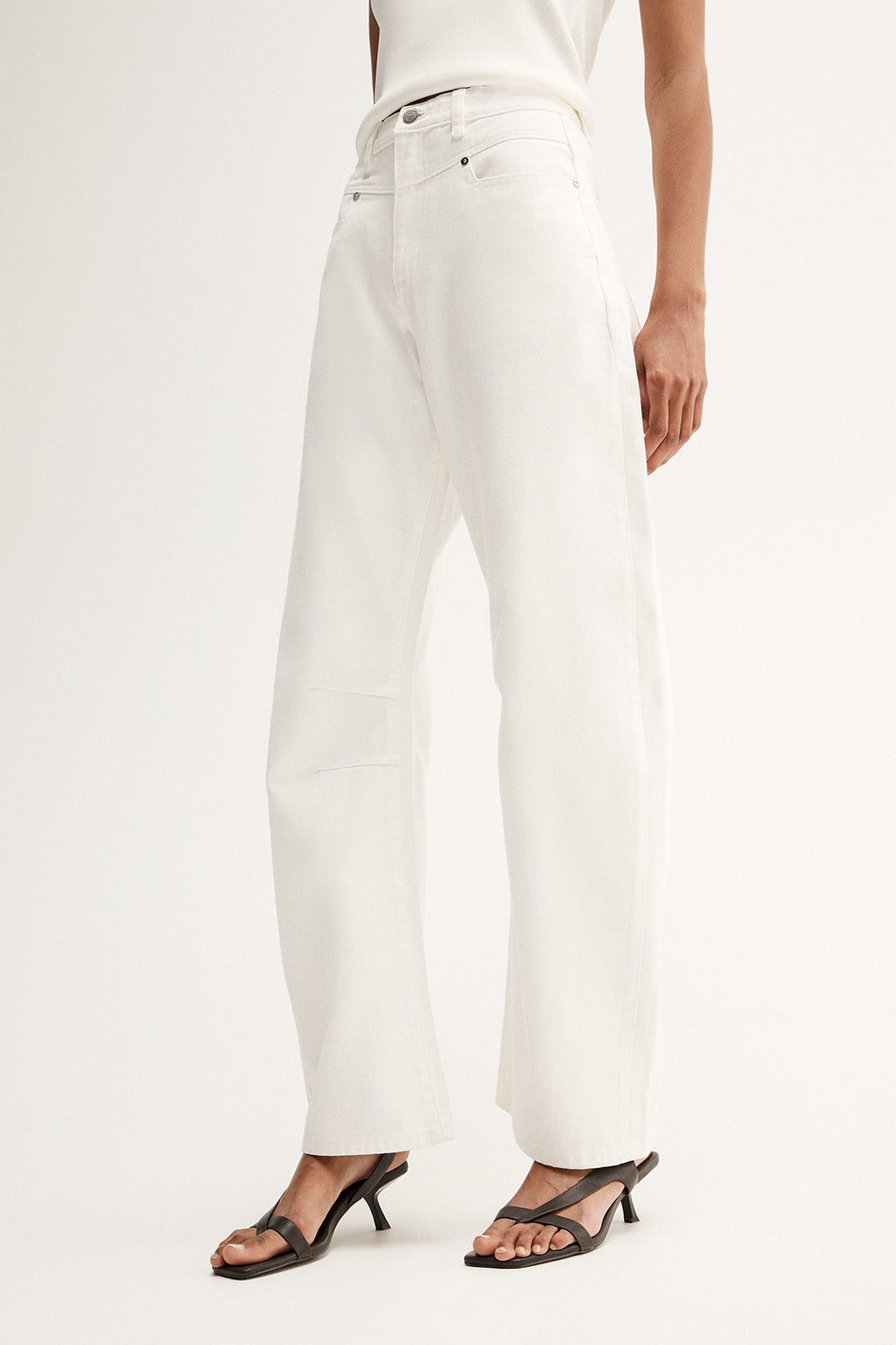 Chelsea Barrel Leg Jean - Ivory