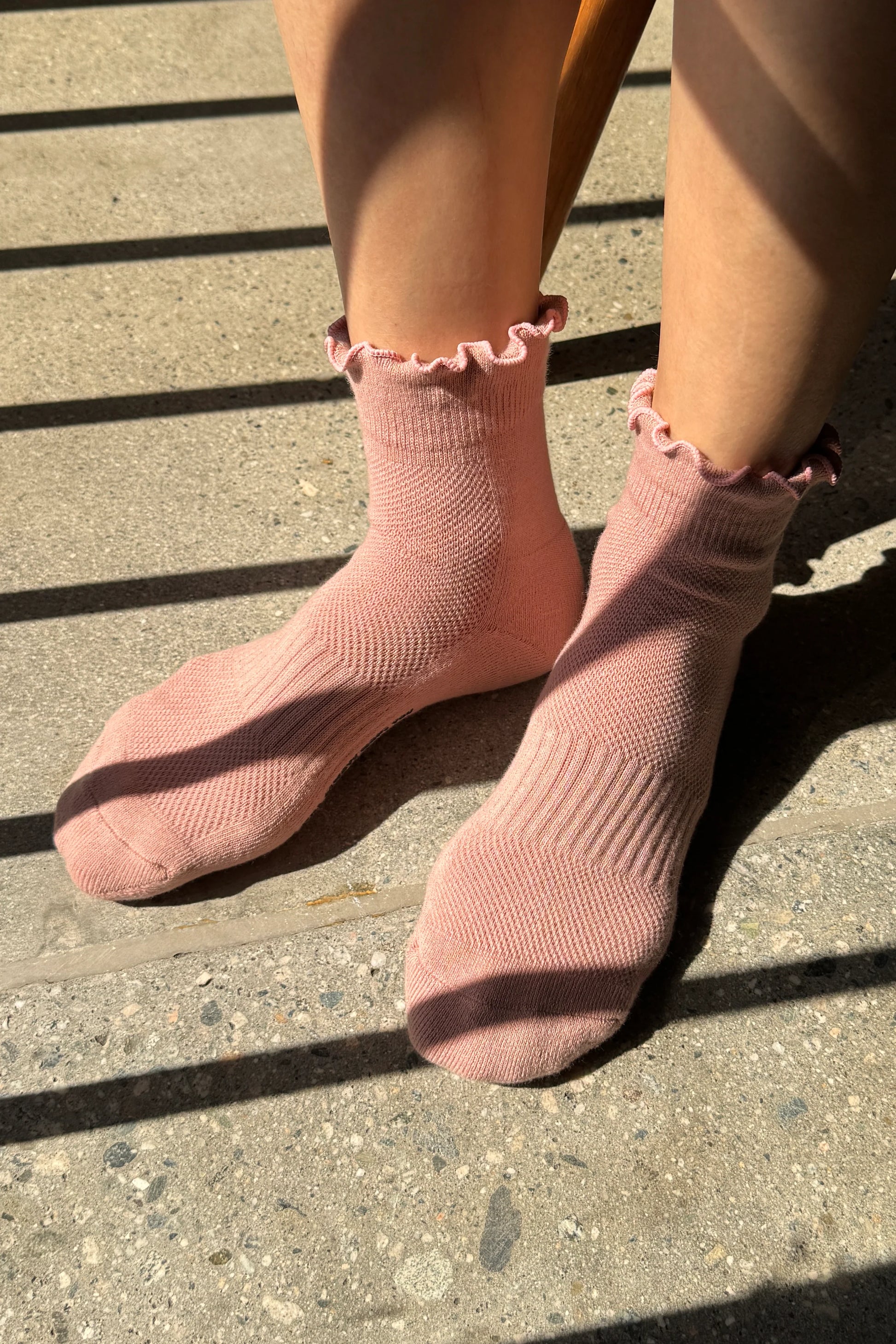 Ruffled Hugger Crew Socks - Vintage Pink
