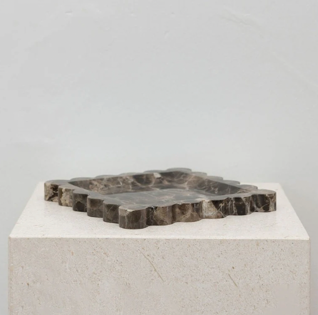 Iris Scalloped Marble Tray - Emperador Dark