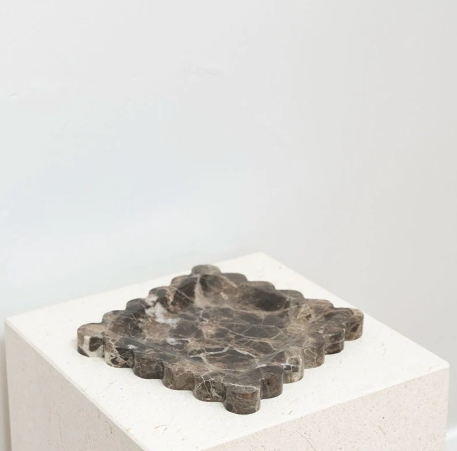 Iris Scalloped Marble Tray - Emperador Dark