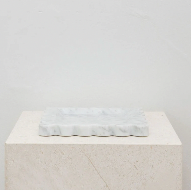 Iris Scalloped Marble Tray - Carrara White