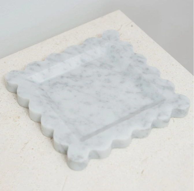 Iris Scalloped Marble Tray - Carrara White