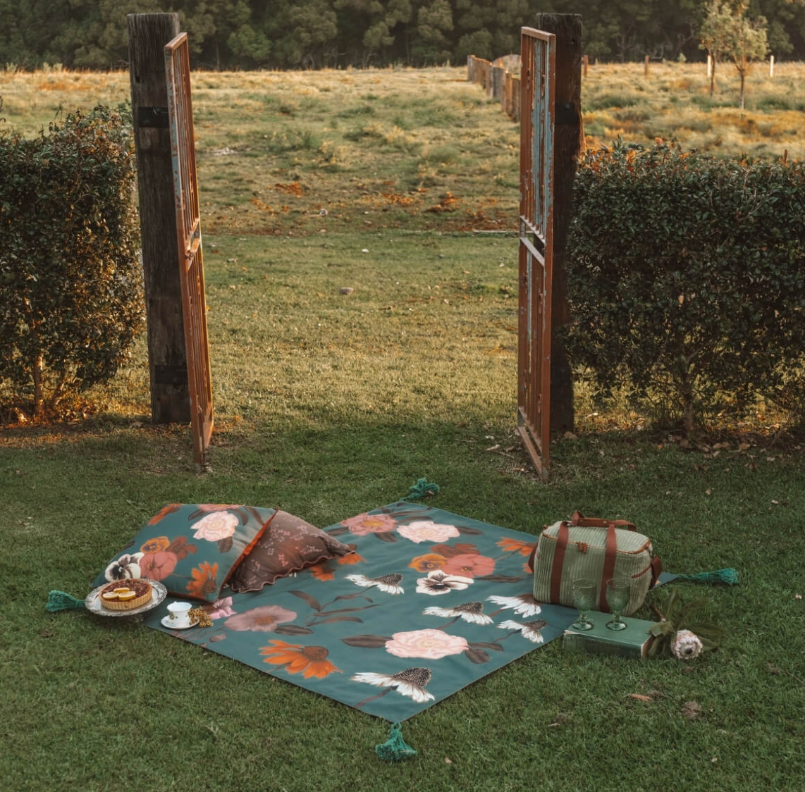 Glades Picnic Rug - Willow