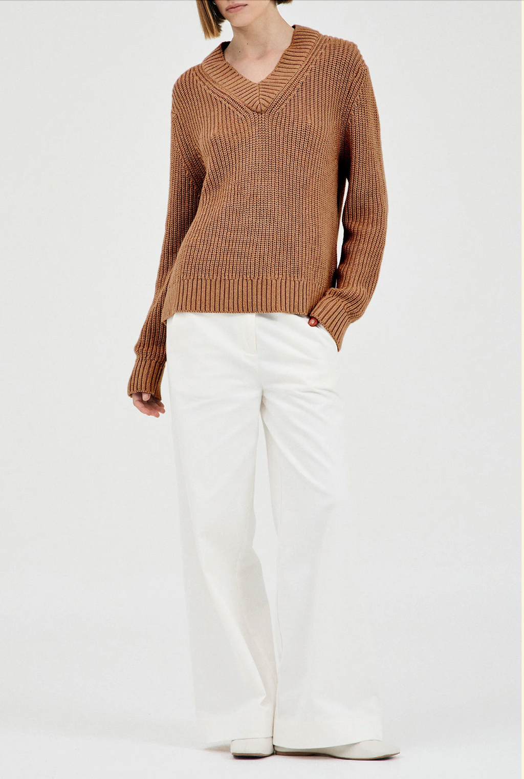 The Cotton-Cashmere V Neck Knit - Camel