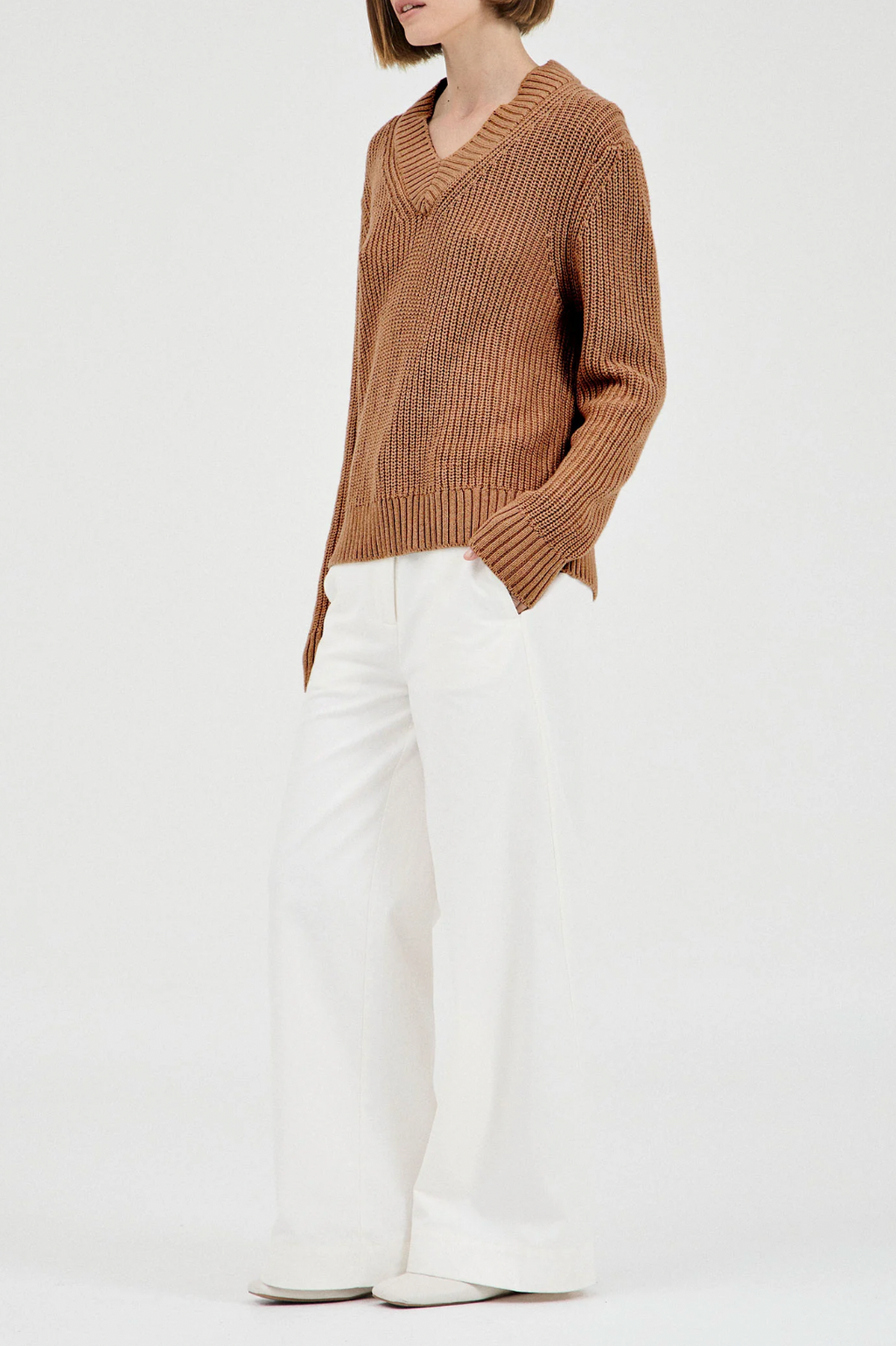 The Cotton-Cashmere V Neck Knit - Camel