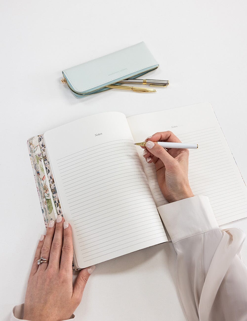 2027 Weekly Calendar Notebook