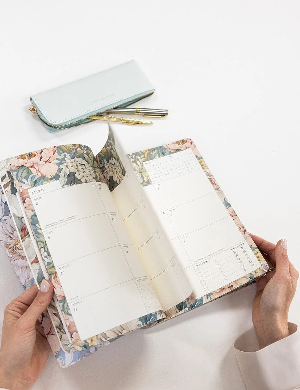 2027 Weekly Calendar Notebook