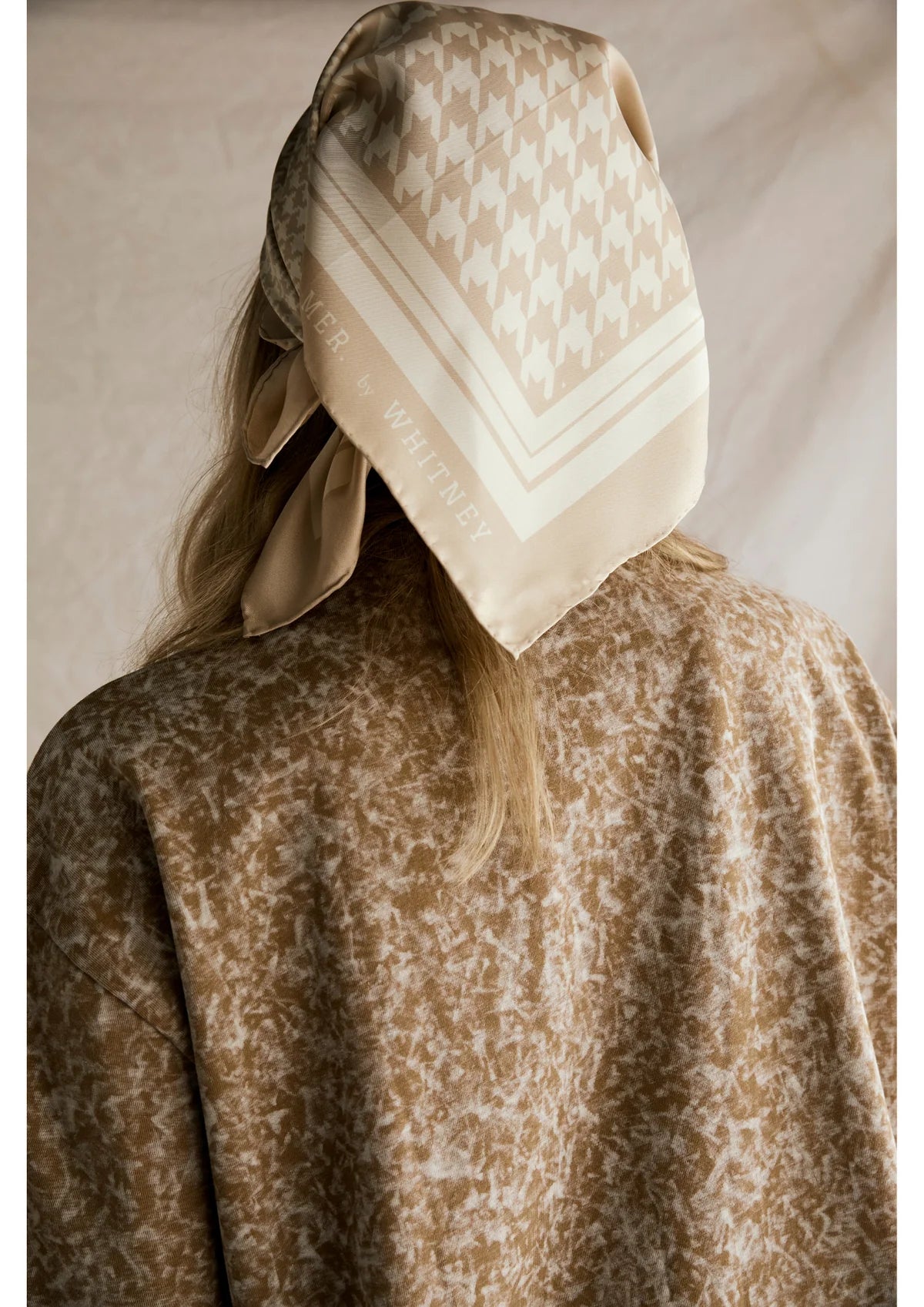 Houndstooth Horse Latte Cotton Bandana